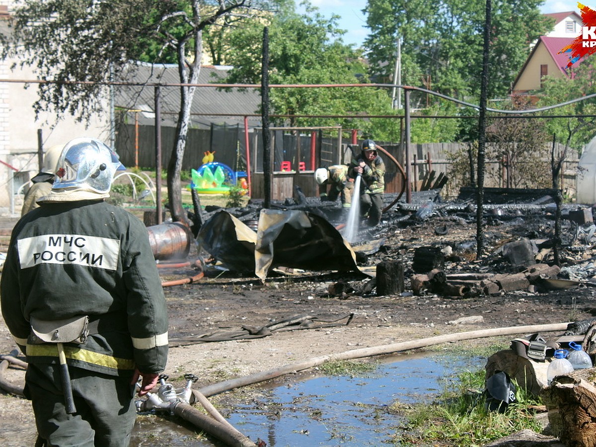 Владелец сгоревшего в Любятово дома размышляет о причинах сильнейшего в  этом районе пожара - KP.RU