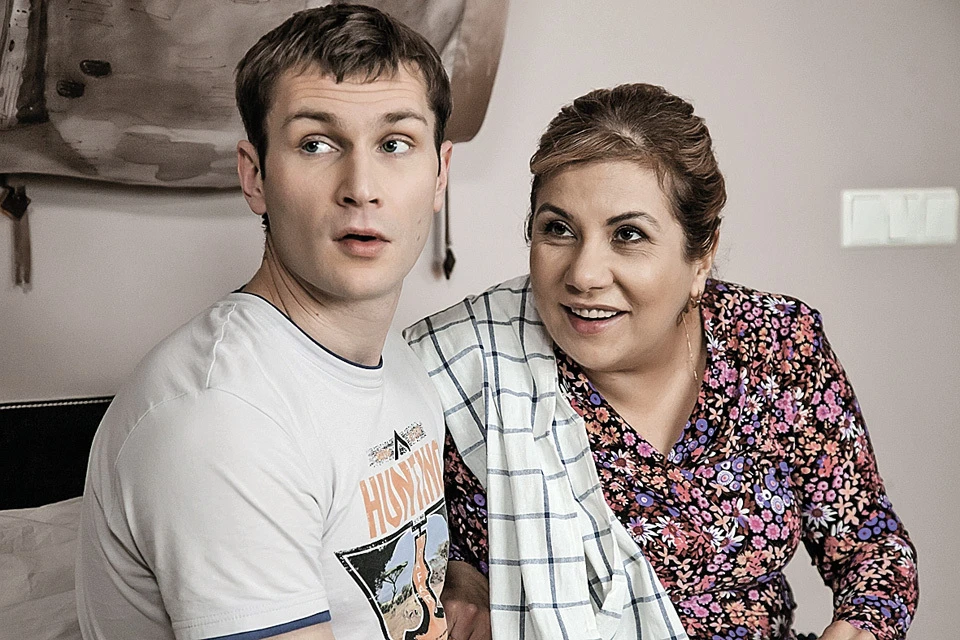 Колян (Николай Наумов) и его неунывающая мама (Марина Федункив) опять попадут во множество неприятностей. Фото: Канал ТНТ