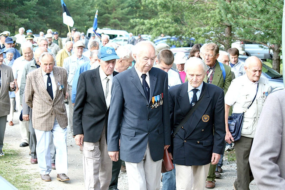 В эстонском Синимяэ регулярно проходят слеты ветеранов 20-й дивизии «Ваффен СС». Фото: из архива «КП» в Северной Европе»