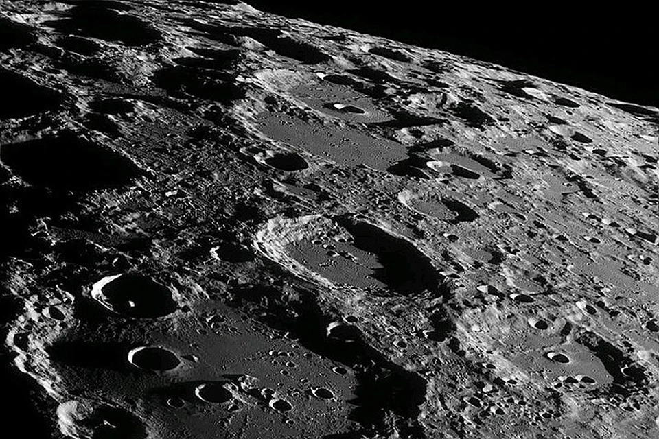 Ученые пытаются выяснить, с какими проблемами столкнутся те, кто будет работать на Луне и дать рекомендации, как их избежать