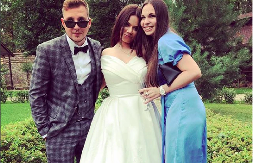32-летняя певица вышла замуж за своего гитариста Романа Безрукова. Фото: Инстаграм