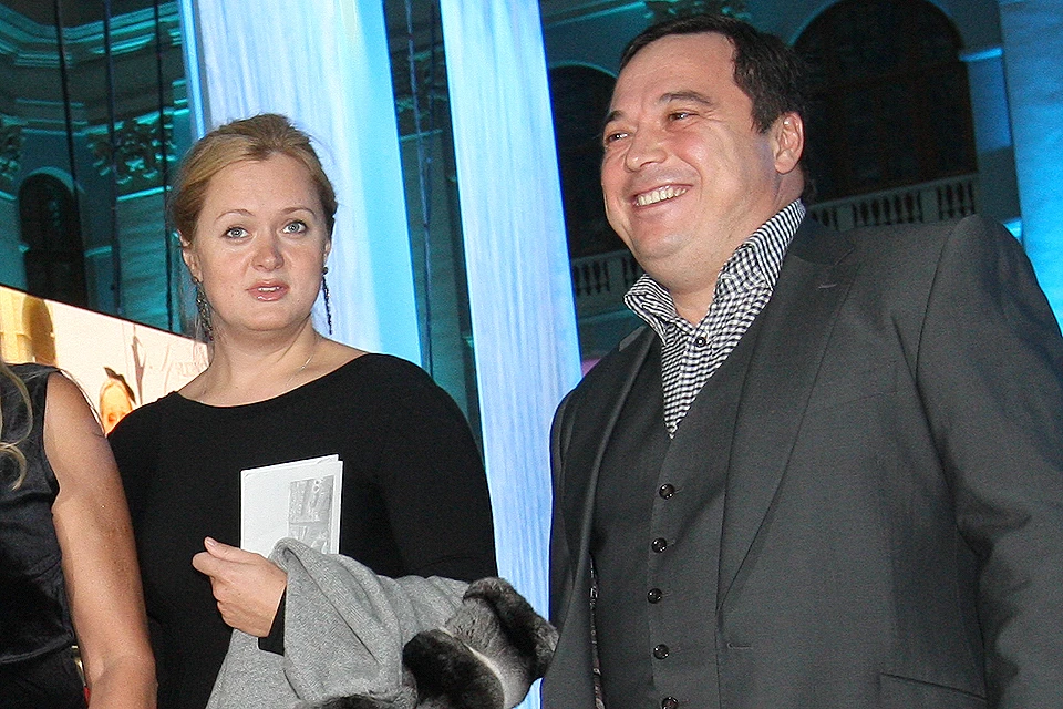 Анна Михалкова с мужем Альбертом Баковым, который задолжал банкам 78 миллионов рублей.