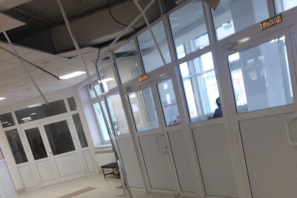 Навесной потолок обрушился в новой школе Улан-Удэ. Фото: соцсети.