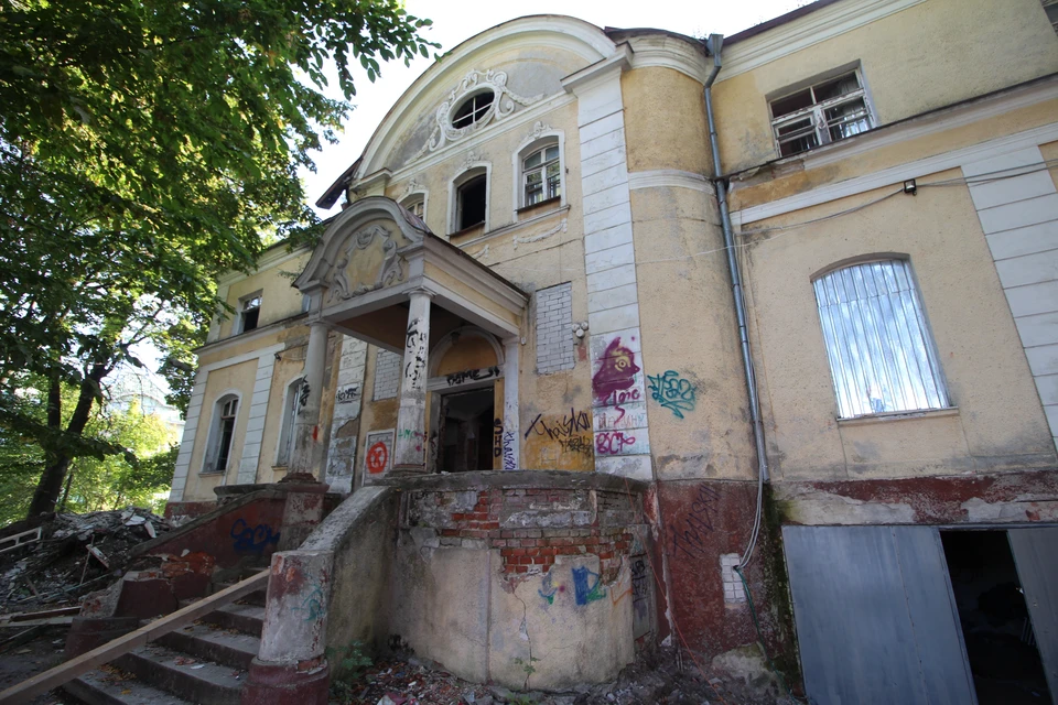 В советские годы в этом здании находился ведомственный детский сад.