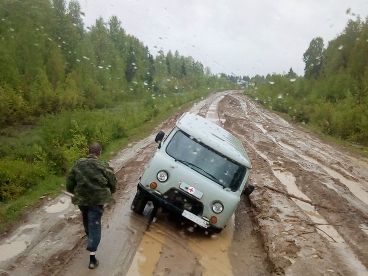 Дорога Опарино - Маромица: ежедневная война автомобилей и бездорожья - KP.RU