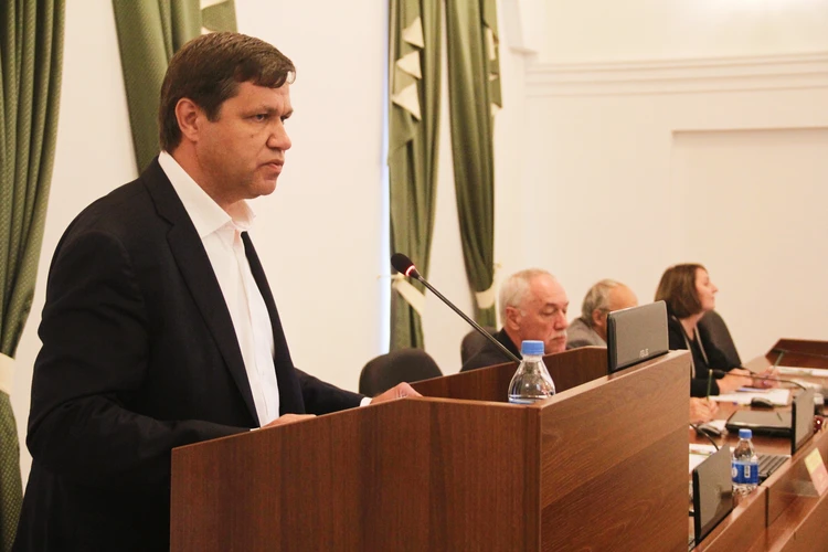 «Не дайте себя заболтать»: перед уходом с поста Виталий Веркеенко передал Владивостоку два наказа