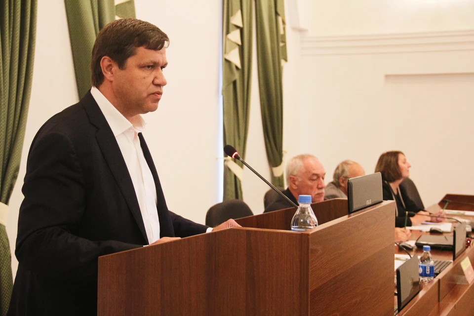 Виталий Веркеенко выступил на внеочередном заседании Думы Владивостока