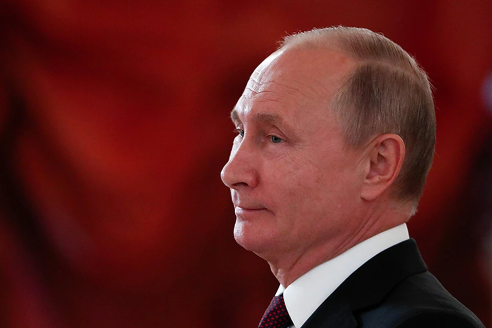Владимир Путин своим указом наградил госнаградами практически всех создателей "Кортежа"