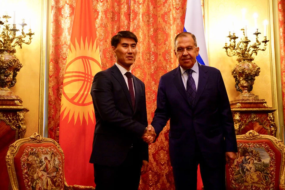 Министр иностранных дел КР Чингиз Айдарбеков приехал в Москву по приглашению российской стороны, чтобы обсудить с Сергеем Лавровым перспективы стратегического партнерства.