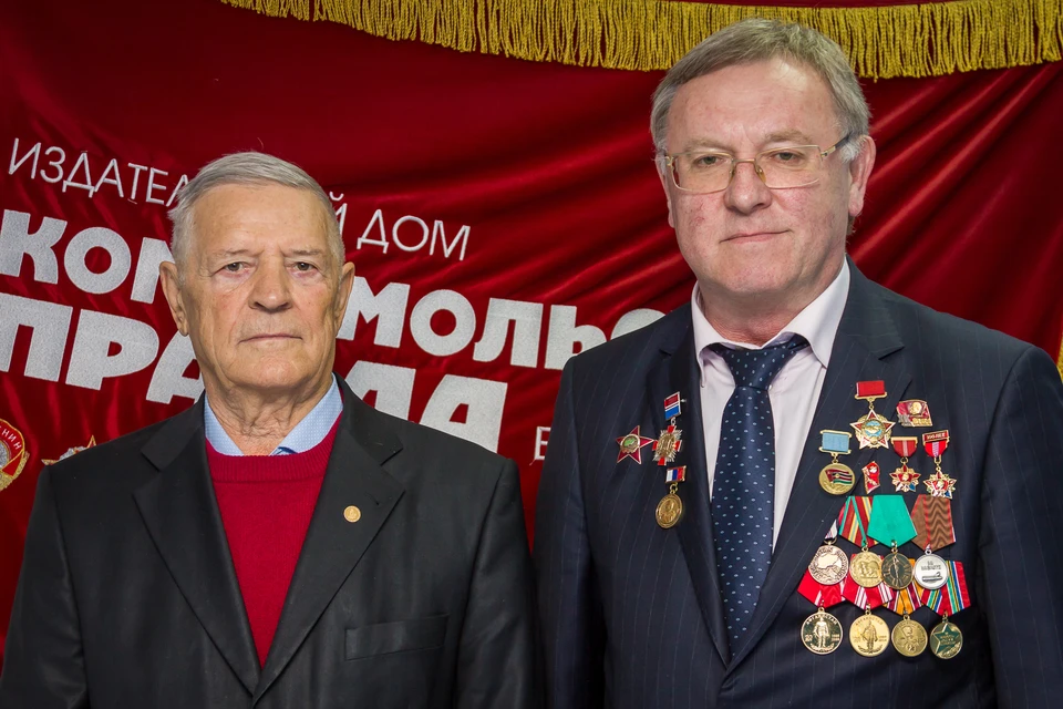 Владимир Воронов- секретарь горкома ВЛКСМ. 1084-1985 г. - советник ЦК ВЛКСМ в Афганистане, Анатолий Жданович - первый командир целинного студенческого отряда , сформированного Свердловским обкомом комсомола