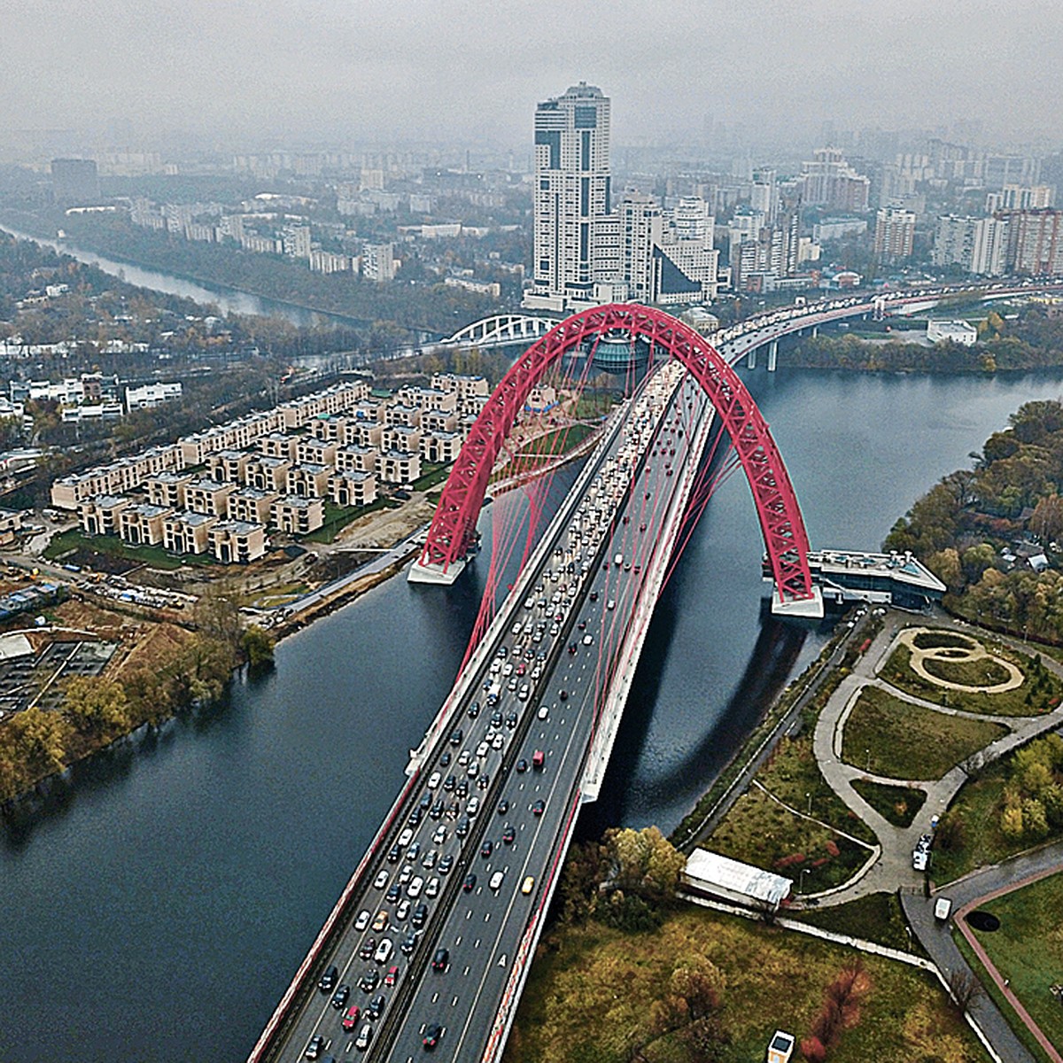 Жемчужный мост в Москве