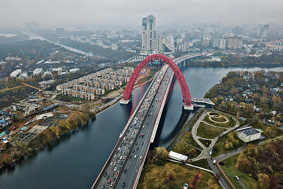 Настоящая жемчужина Москвы-реки - мост Живописный разгрузил от пробок Крылатское и Серебряный Бор.