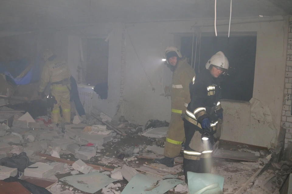 16 квартир повреждены после взрыва газа под Смоленском. ФОТО: ГУ МЧС России по Смоленской области.