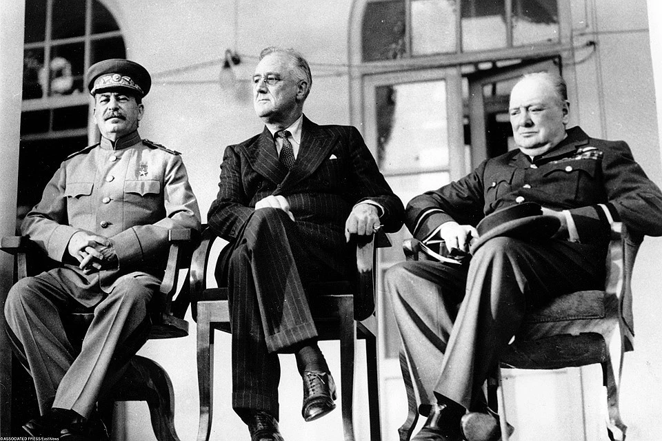 В 1943 году в Тегеране прошла конференция глав стран-союзников, определившая судьбу мира после войны