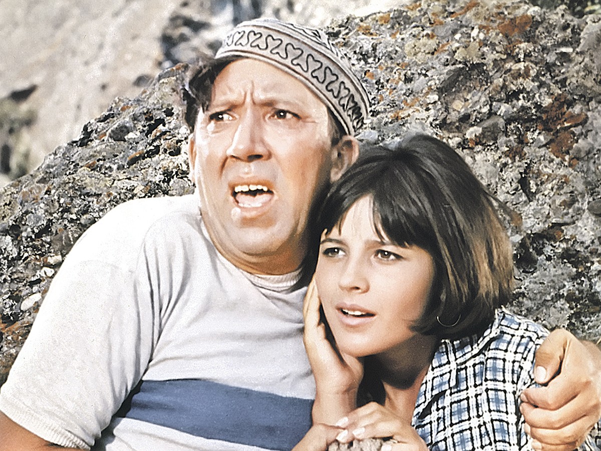 Атам жас порнозвезды қатты трахает