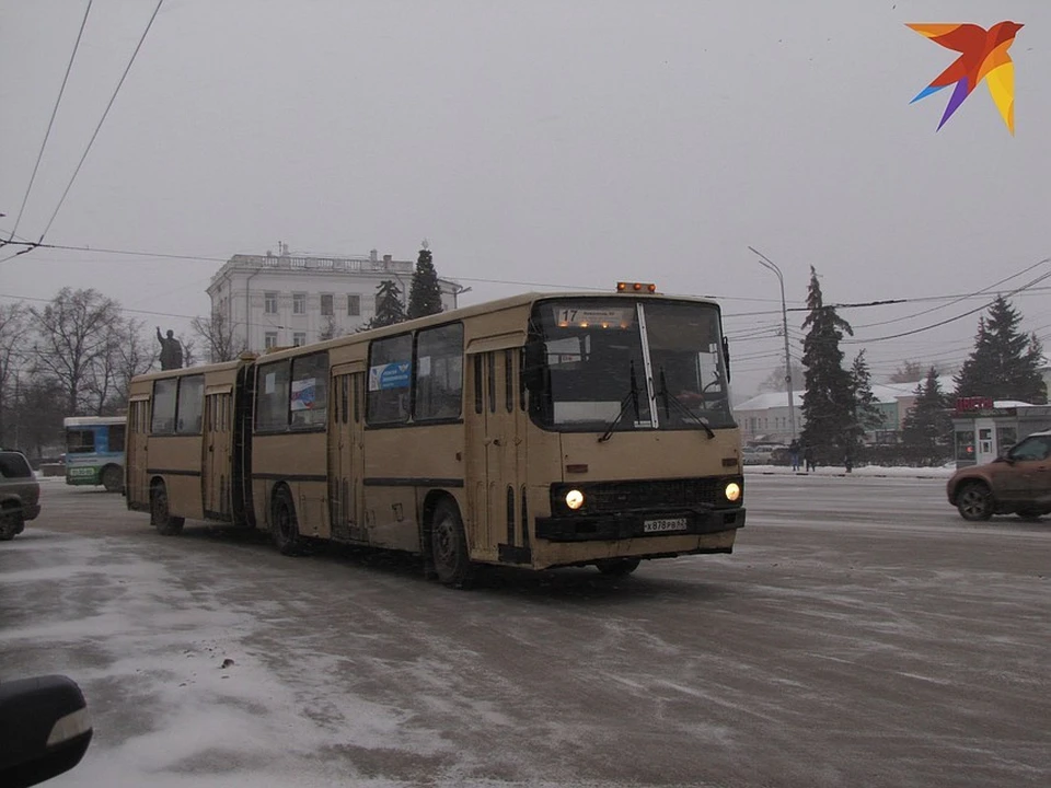 Городских автобусов становится все меньше.