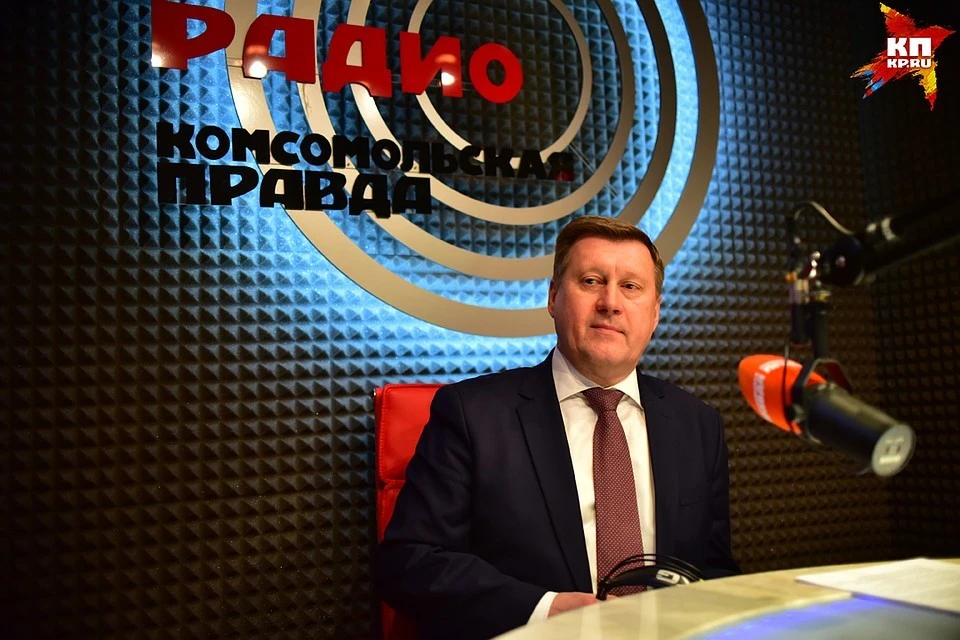 Перед Новым годом Анатолий Локоть ответил на вопросы слушателей и ведущего Радио «Комсомольская правда».