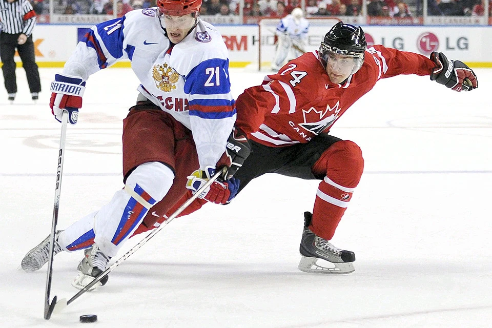 Главным спортивным событием новогодних праздников можно назвать молодежный чемпионат мира по хоккею, украшением которого 1 января станет игра Россия - Канада.