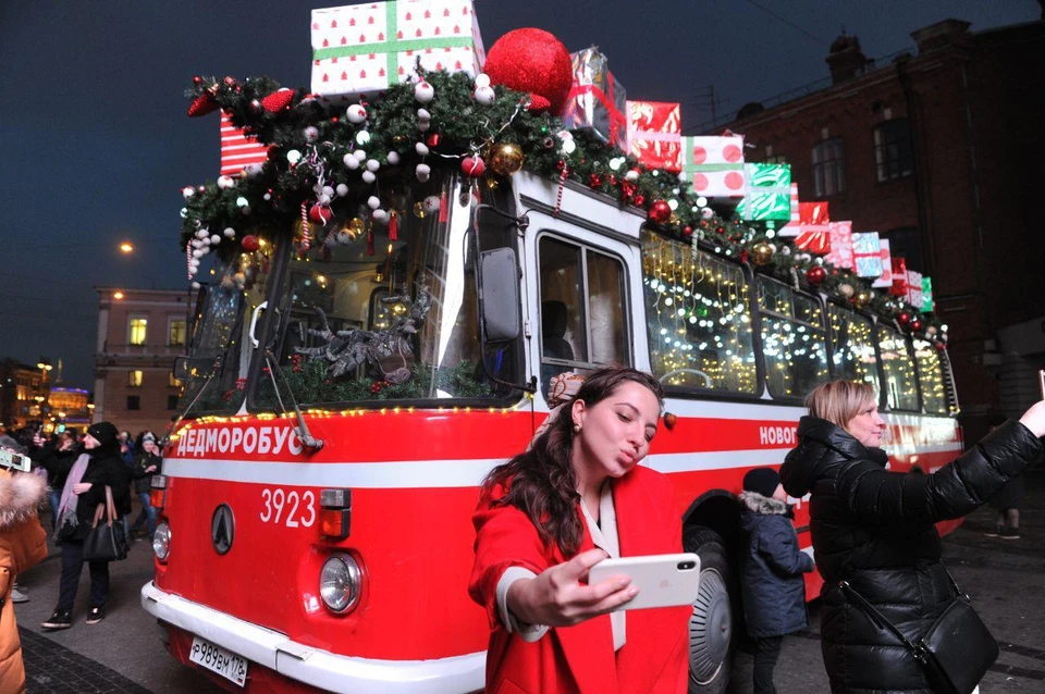 "Дедморобус" появился в Северной столице перед новогодними праздниками.