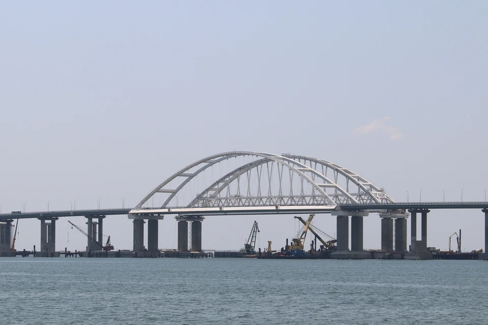 Керчь-Еникальский канал открыт для военных кораблей Украины, но только при соблюдении правил