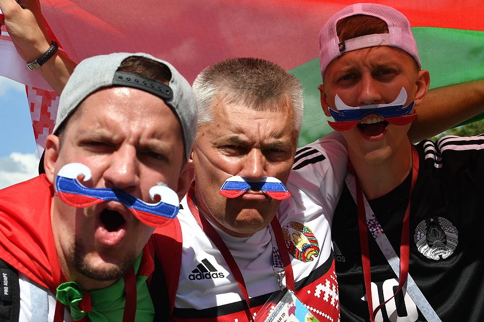 Белорусские болельщики вовсю болели за Россию на недавнем чемпионате мира по футболу.