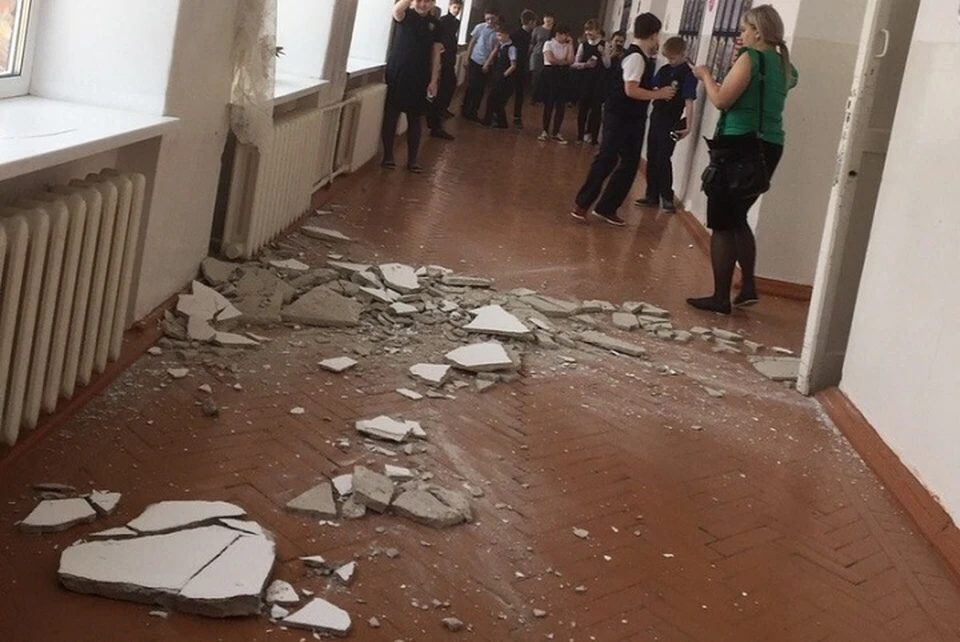 В школе Ишима, где обрушился потолок, занятия продолжаются. Фото vk.com