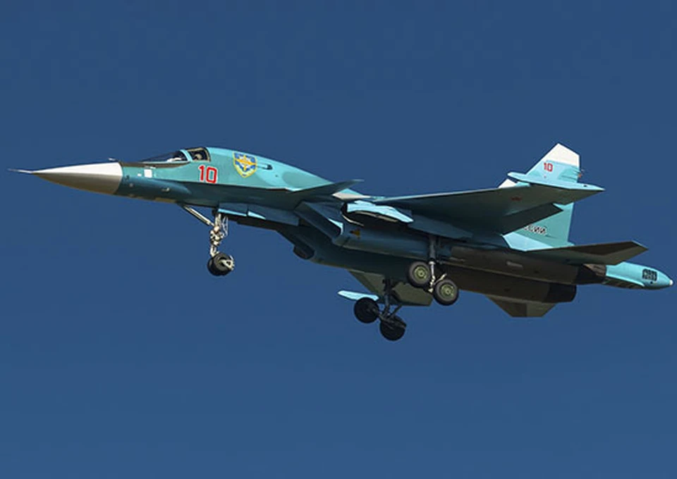 Летчиков Су-34, упавшего в Охотском море, доставили на военный аэродром