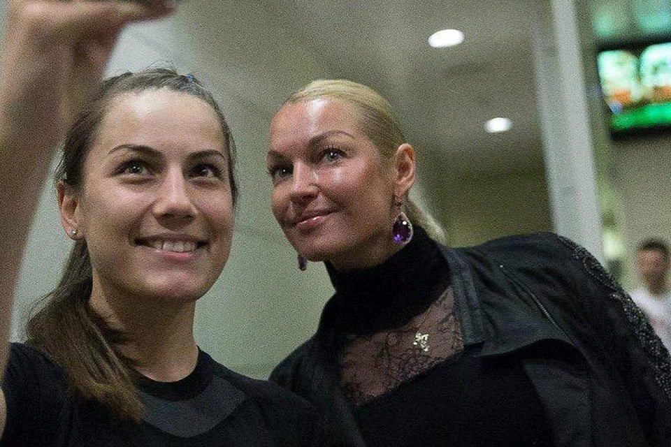 Чемпионка мира по боксу пригрозила побить Шнурова за предлождение "раздвинуть ляжки" Волочковой. Фото: instagram.com/sharipova_firuza
