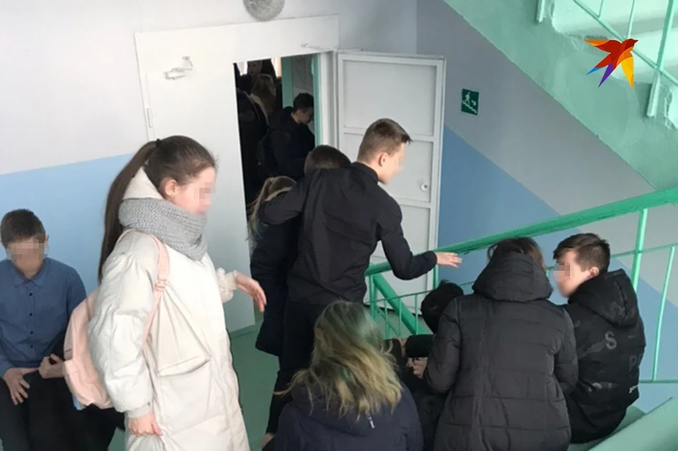 В Красноярске несколько школ эвакуировали из-за сообщений о минировании