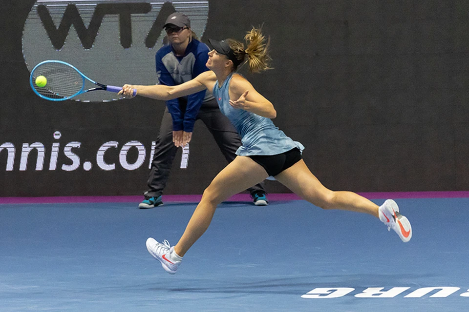 Мария Шарапова стартовала на турнире в Петербурге с победы.