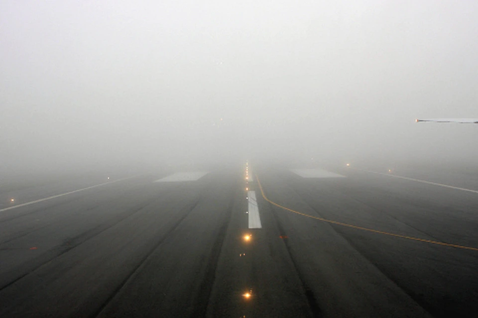 Из-за сильного тумана в Кишиневе не могут взлетать и приземляться самолеты.