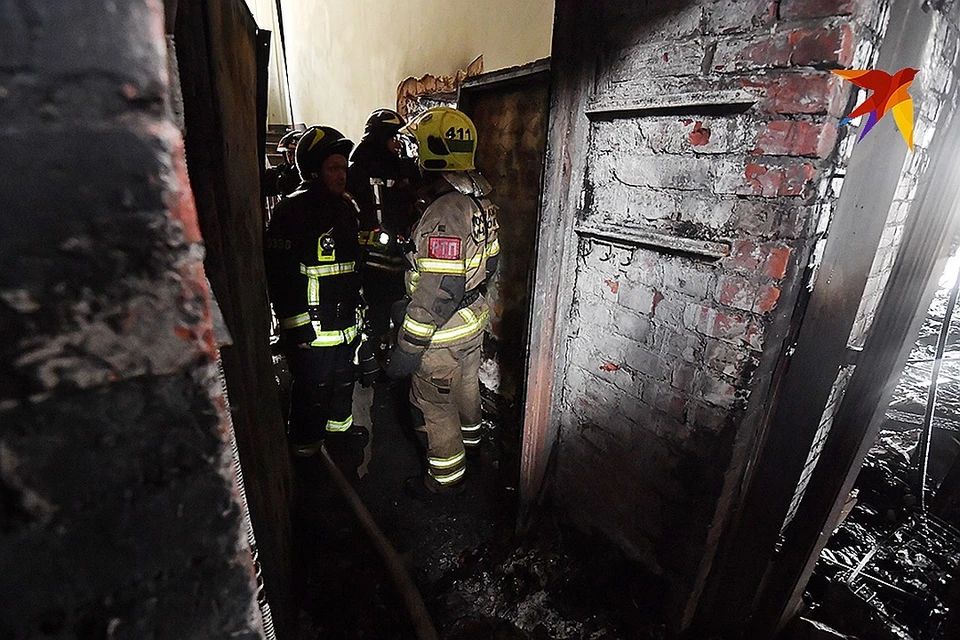 Во время тушения пожара из здания были выведены 42 человека