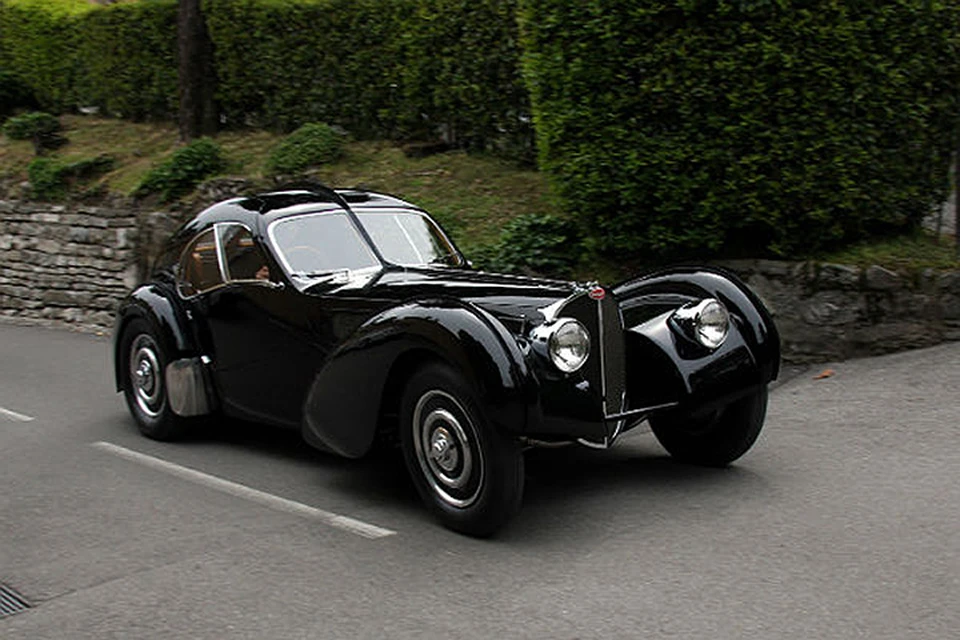 Bugatti 57SC Atlantic раритет, такие модели производились с 1934 по 1940 годы и выпускались ограниченным тиражом