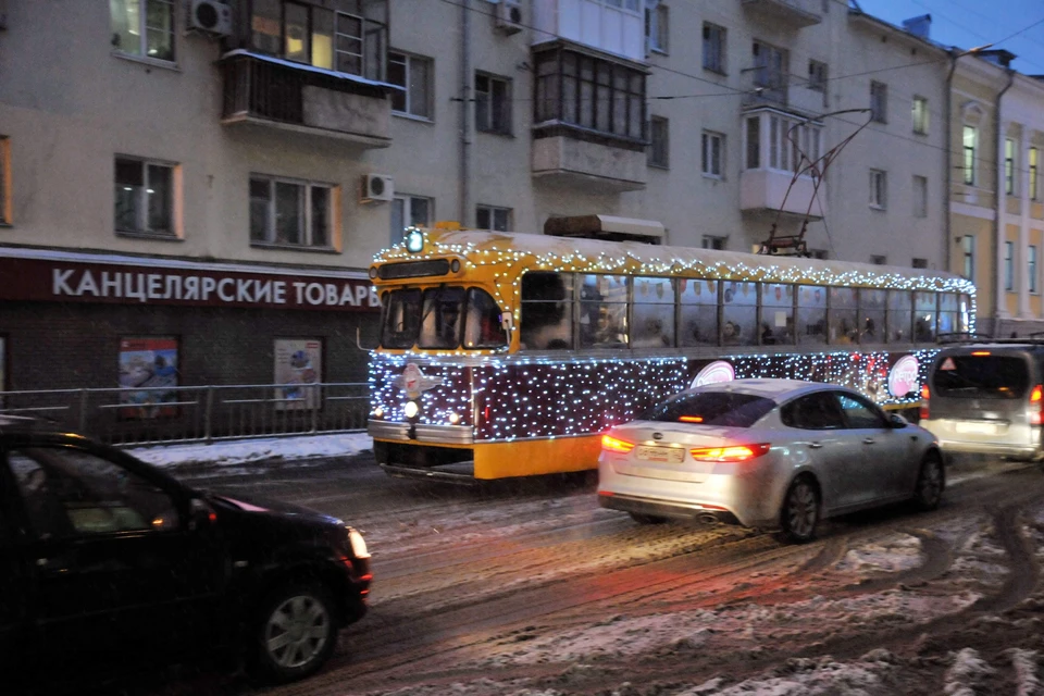 Новогодний трамвай появился в Нижнем Новгороде Нижегородская государственная обл
