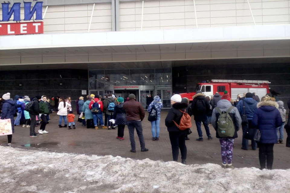 В Петербурге опять эвакуации. На местах работают спецслужбы. Фото: соцсети.