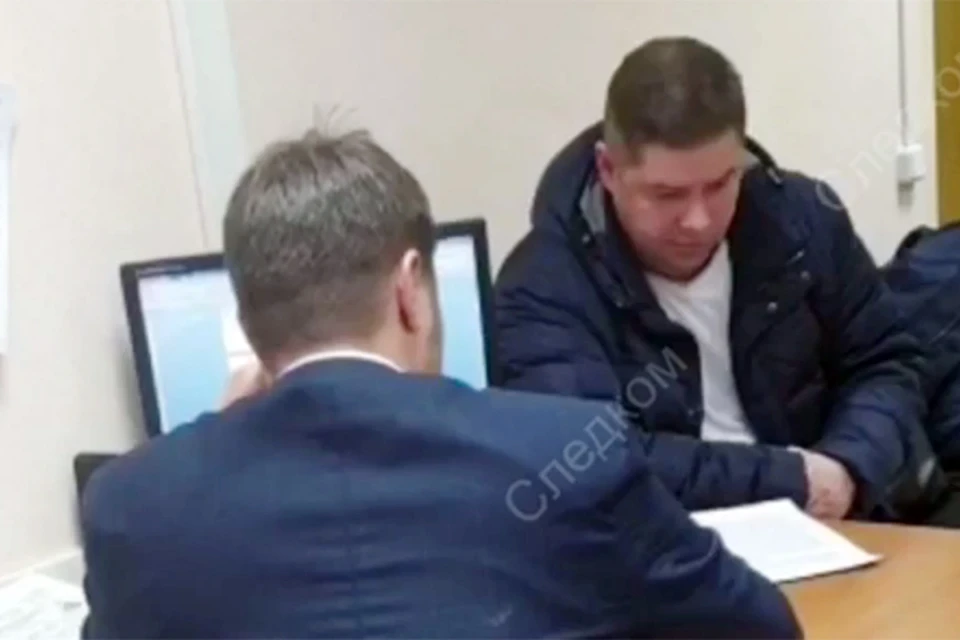 Дмитрий Усатов обвиняется Следственным комитетом России в регулярном получении взяток за выделение земельных участков под захоронения