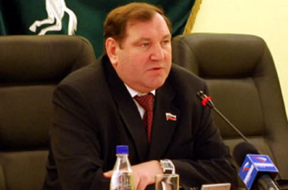 Похоже, что от репутации Чуприна, как от гербовой лошади на фото, остались только «рожки да ножки». Фото: niatomsk.ru