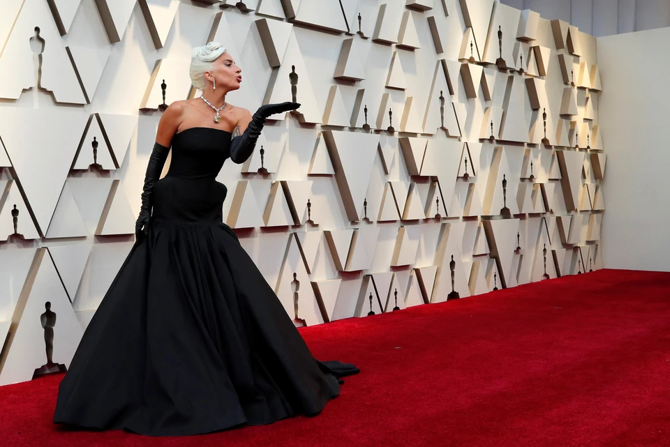 Леди ГаГа получила Оскар в номинации "лучшая песня" - ей стала Shallow из "Звезда родилась"
