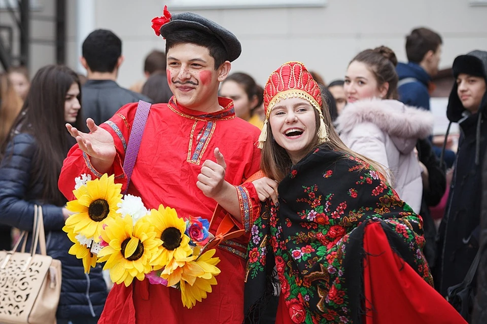 «Комсомолка» также приглашает всех ростовчан и гостей донской столицы на народные гуляния в парк имени Максима Горького.