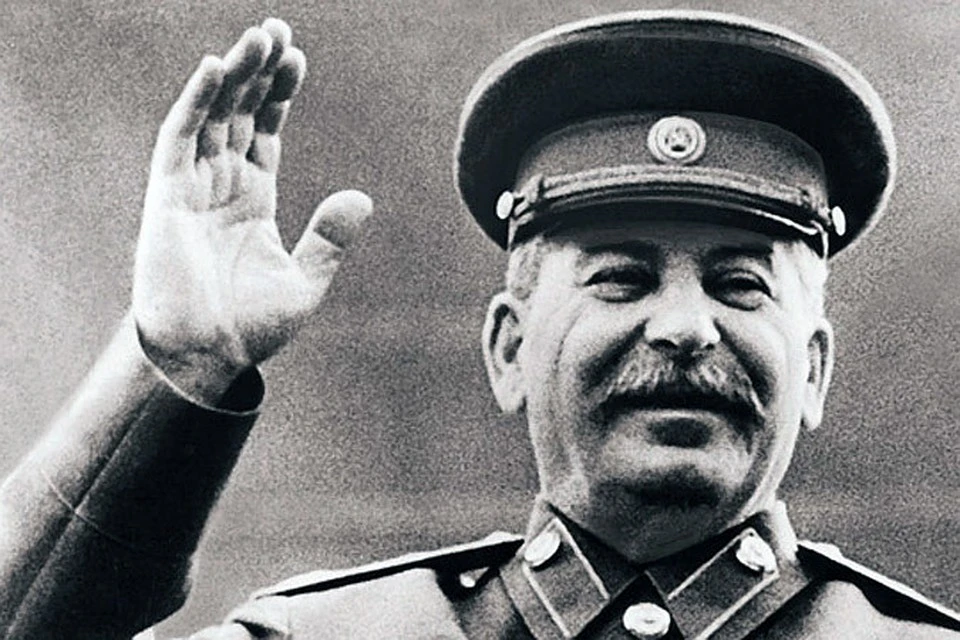 Иосиф Сталин формально считался единственным ребенком, поскольку старшие братья умерли в младенчестве.