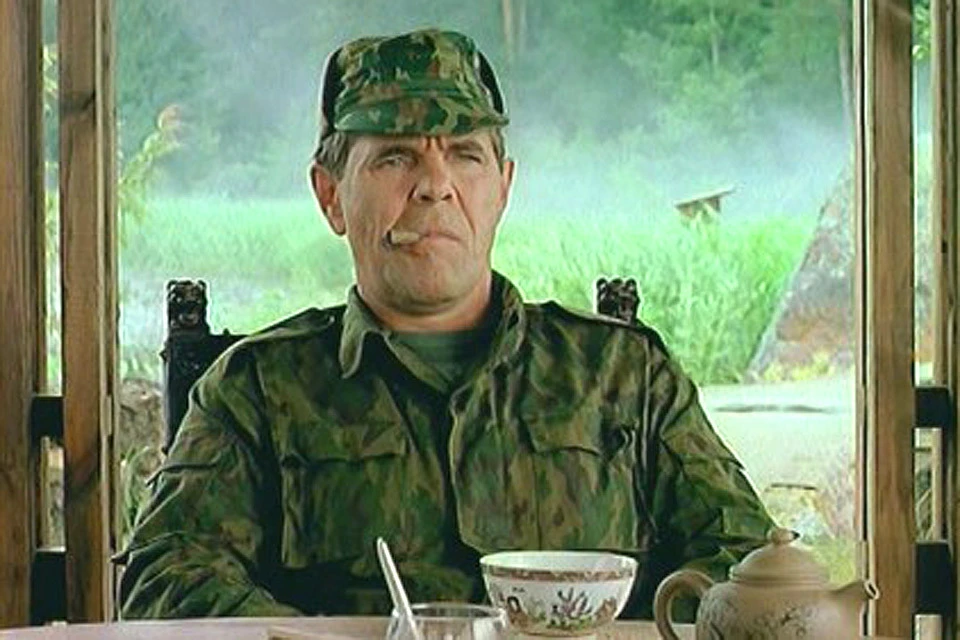 Алексей Булдаков в роли генерала Иволгина.