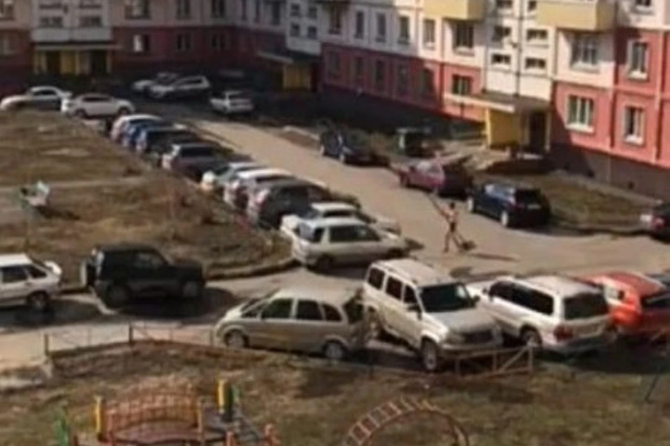 Как полиция ловила голого новокузнечанина с металлической трубой. ФОТО: vk.com, "Инцидент Новокузнецк"