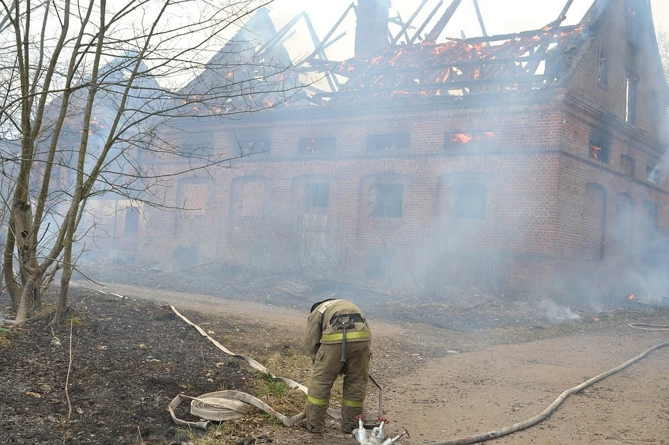 Пожар на усадьбе Альтхоф-Рагнит, апрель 2019 года.