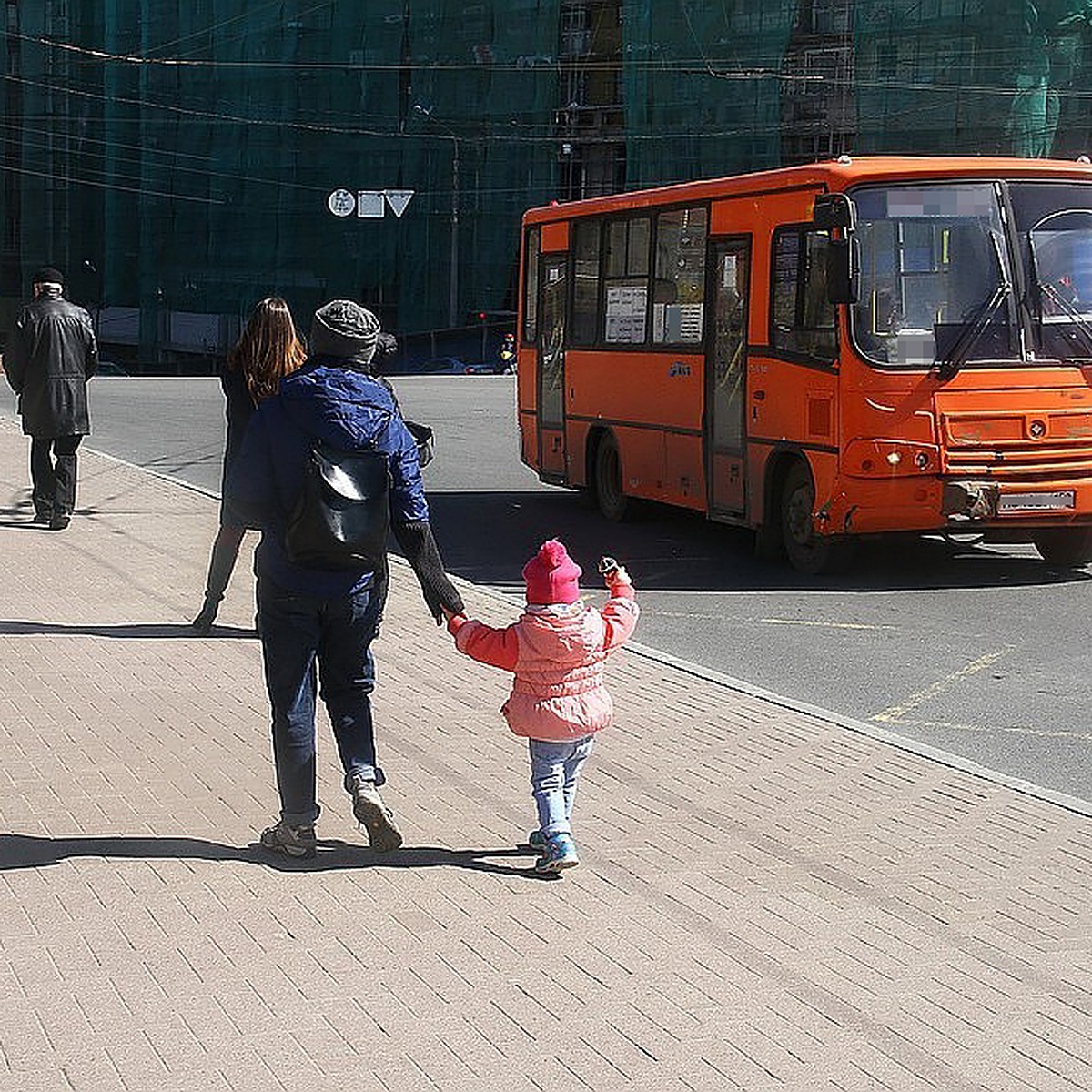 В центре Нижнего Новгорода маршрутка переехала женщину на пешеходном  переходе - KP.RU