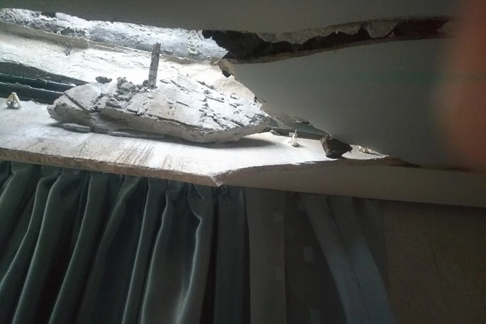 В центре Петербурга в результате обрушения крыши дома пострадала четырехкомнатная квартира