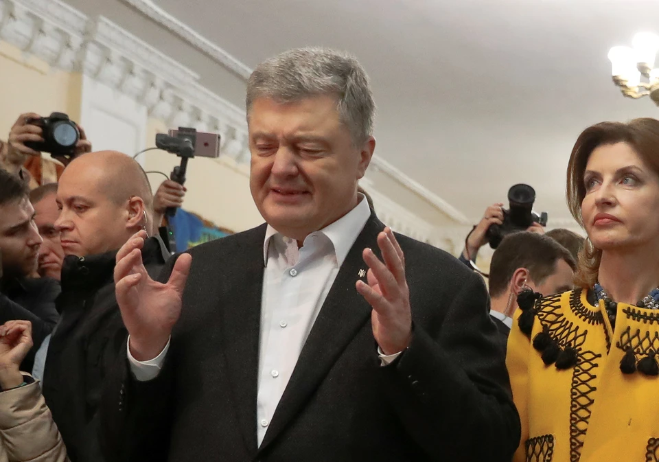 Даже Запад Украины, где позиции Порошенко должны быть гораздо сильнее, отдает, если верить опросам, предпочтение Зеленскому