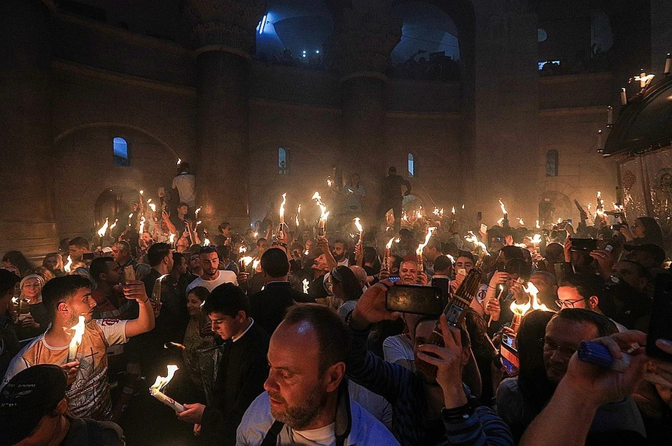 В Иерусалиме сошел Благодатный огонь. Фото: Владимир Смирнов/ТАСС