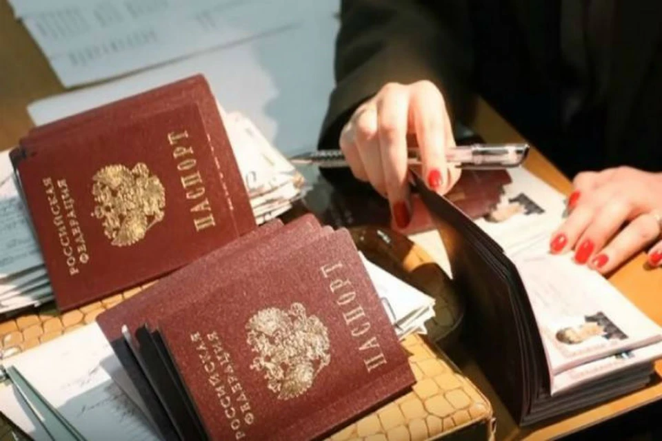 Мошенники уже спешат на помощь в "оформлении паспортов". ФОТО: doneast.su