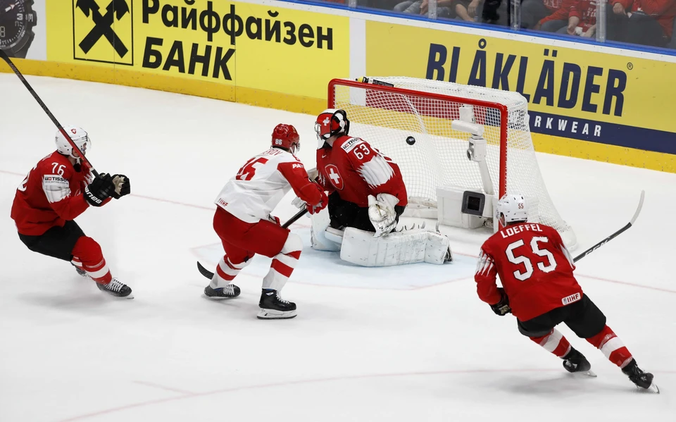 Сборная России обыграла швейцарцев со счетом 3:0.