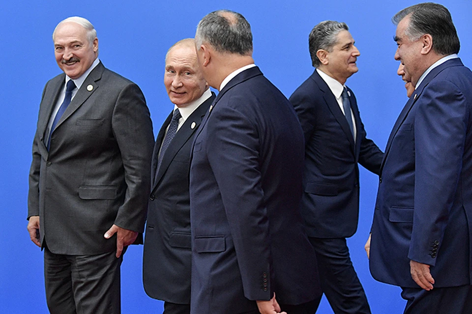 Владимир Путин в Нур-Султане принимает участие в заседании Высшего Евразийского экономического совета